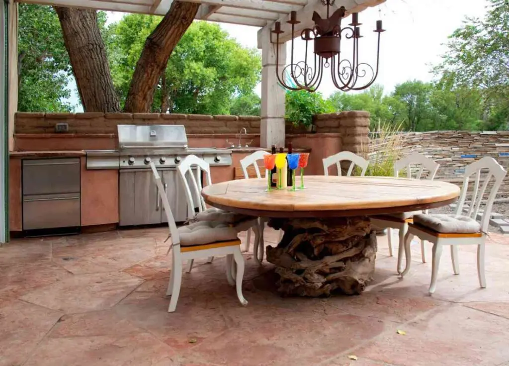 Outdoor Kitchen